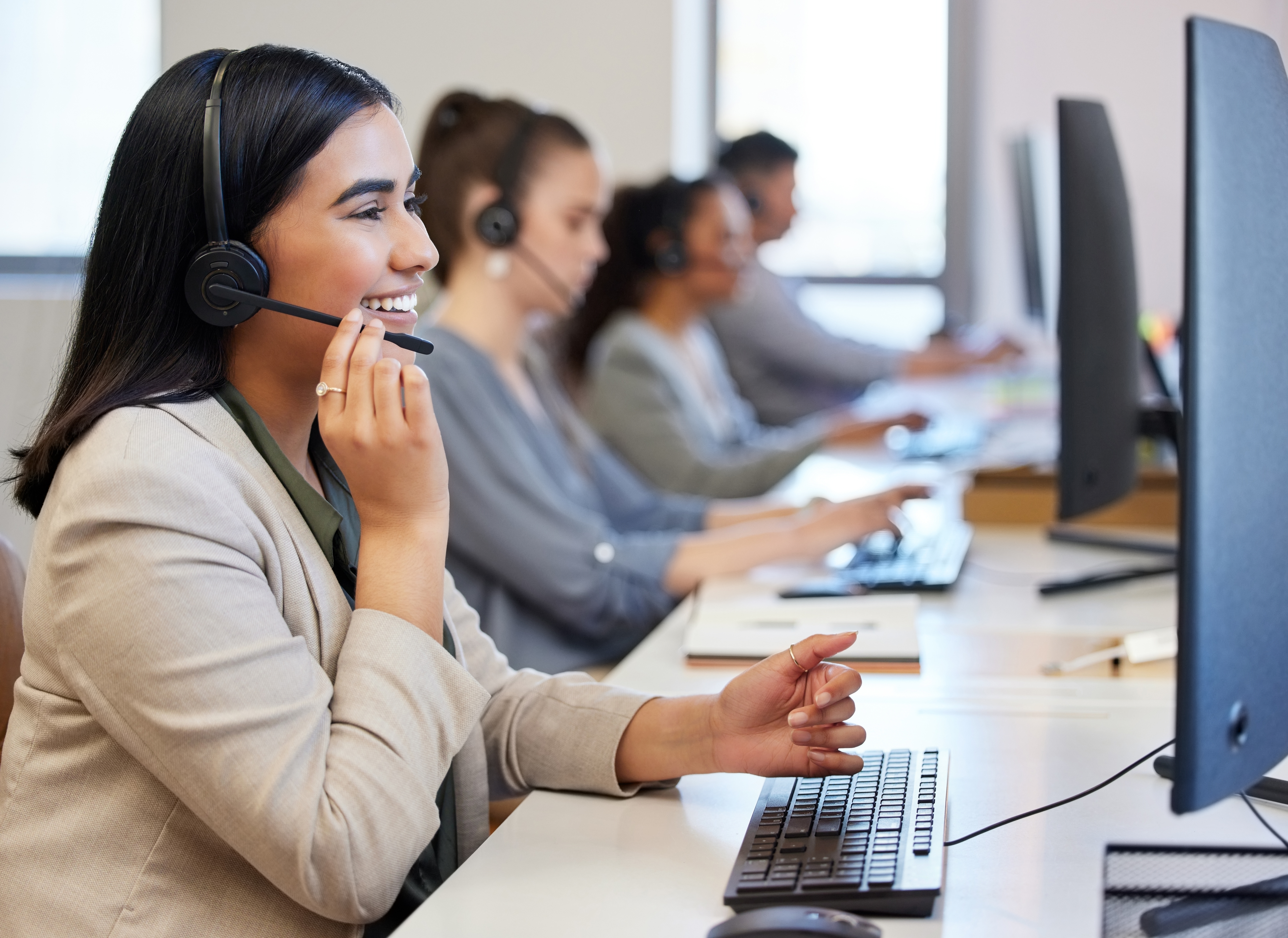 de-escalation skills for customer service staff